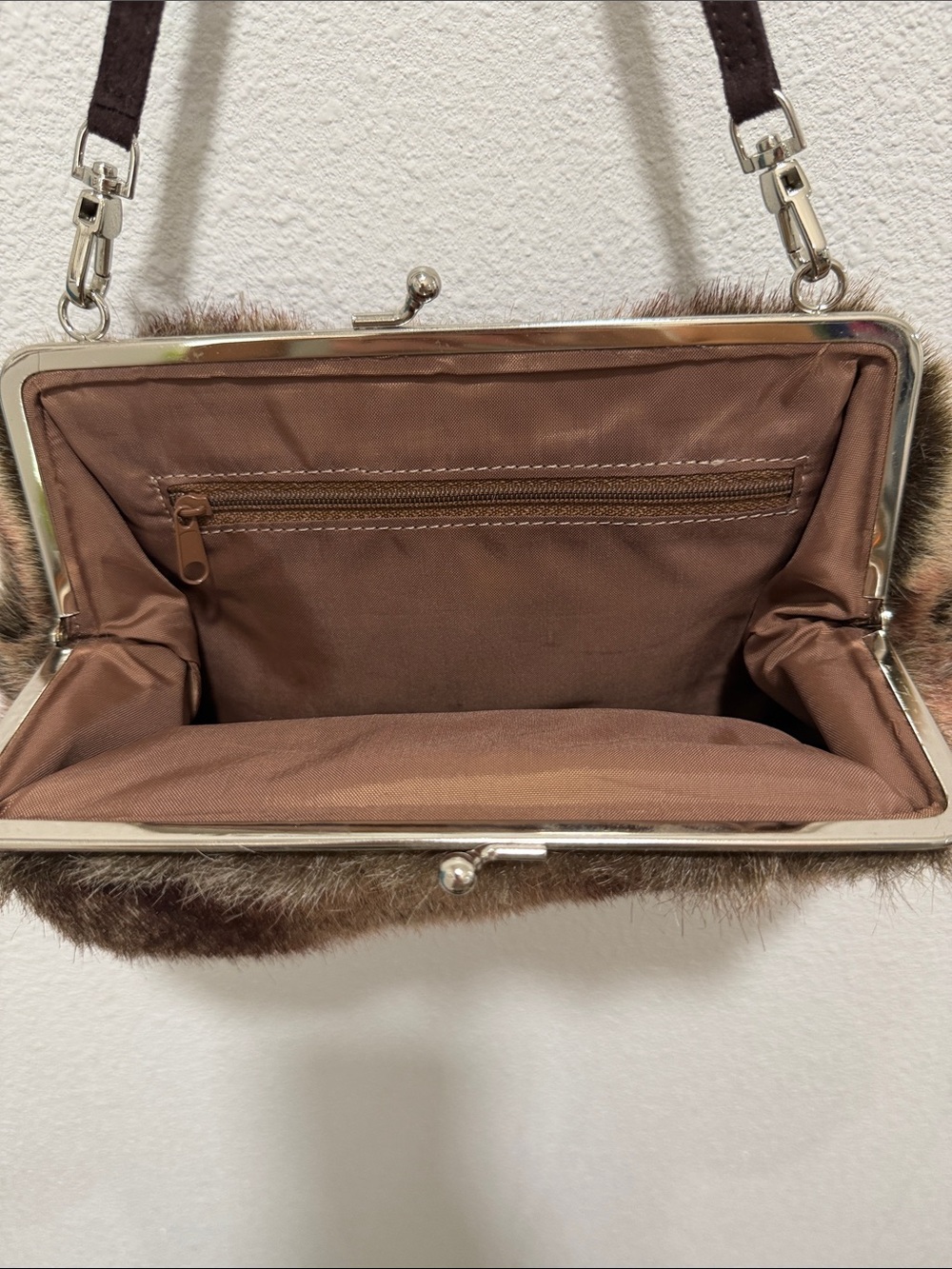 Y2K Faux Fur Clutch Handbag with Removable Strap - Brown - Picture 3 of 4